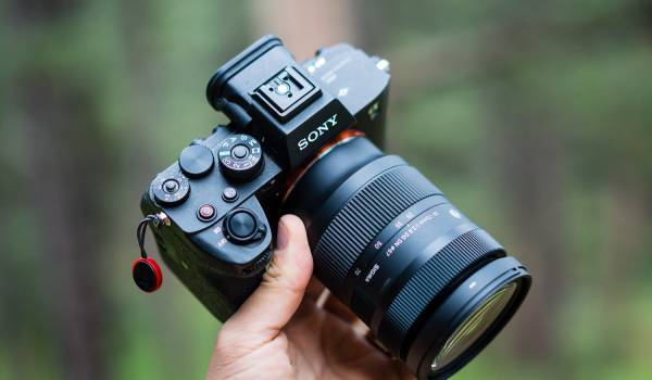 ۱۰ مدل از بهترین دوربین سونی برای افراد مبتدی و علاقه‌مند به عکاسی